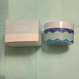 Tarte Sea drinks of H²O